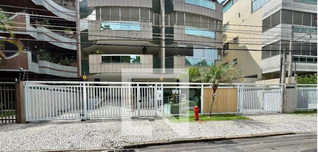 Rua Prof Hermes Lima, 991/301